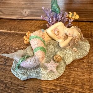 Sirens of the Sea Mermaid Figurine